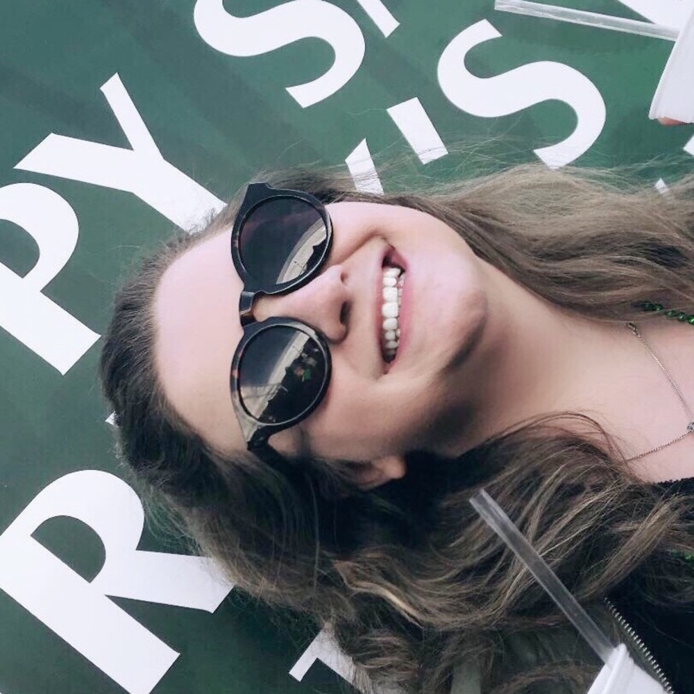 Meet your Posher, Laura